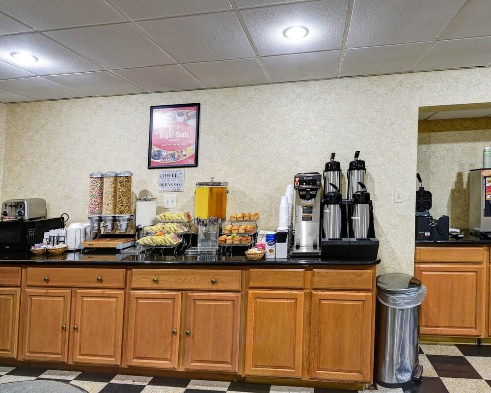 Econo Lodge Morgantown Esterno foto
