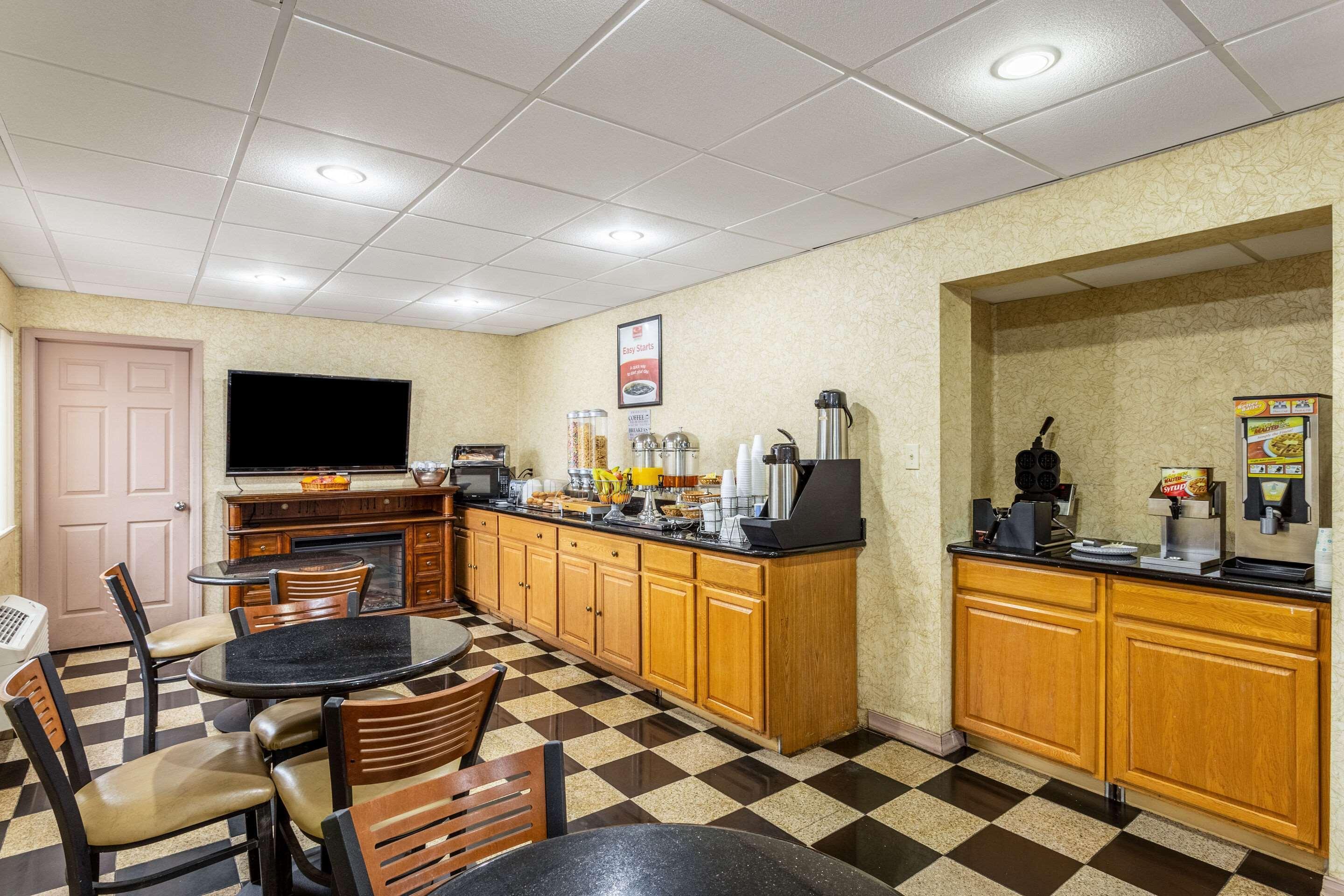 Econo Lodge Morgantown Esterno foto