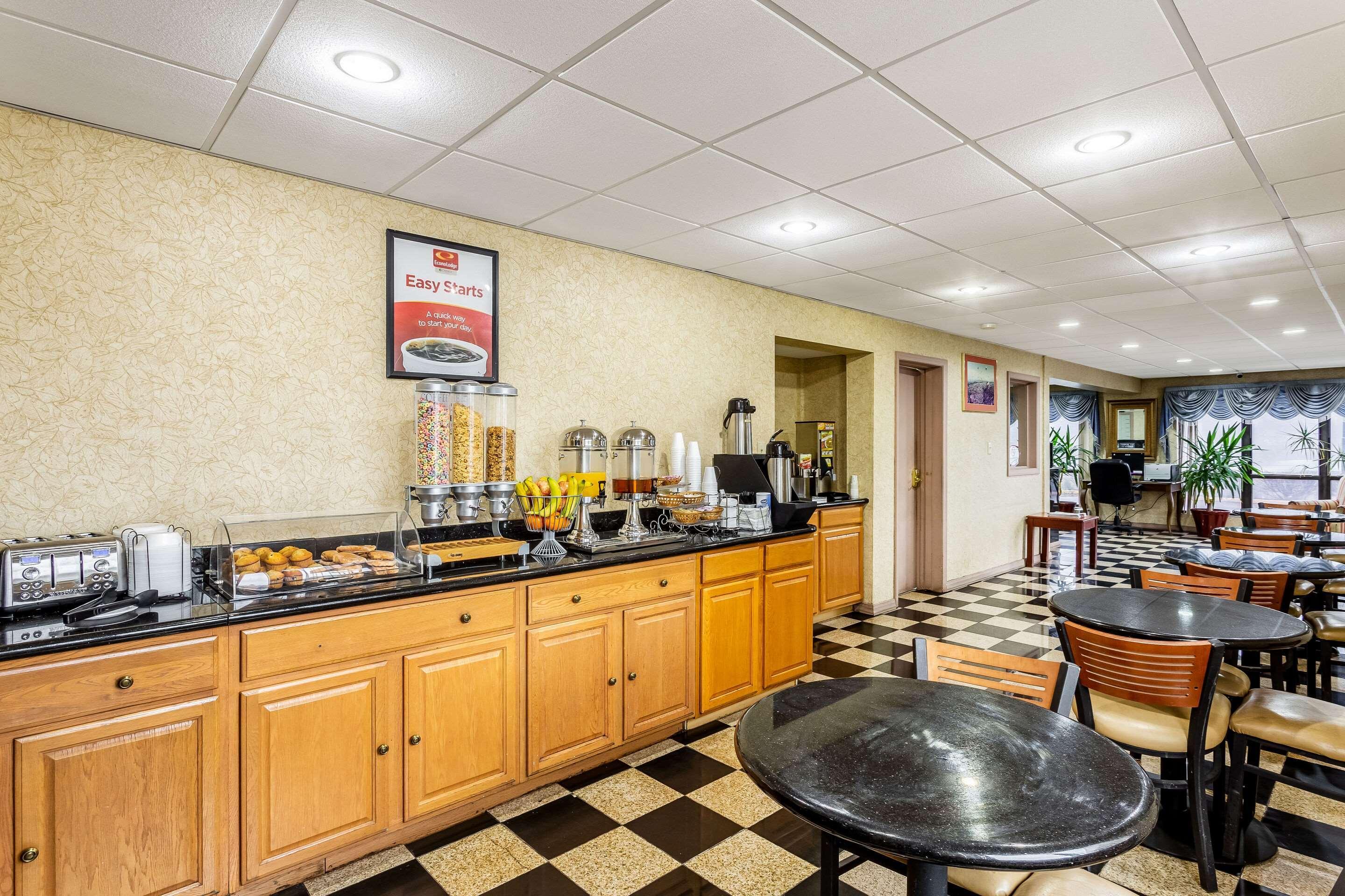 Econo Lodge Morgantown Esterno foto