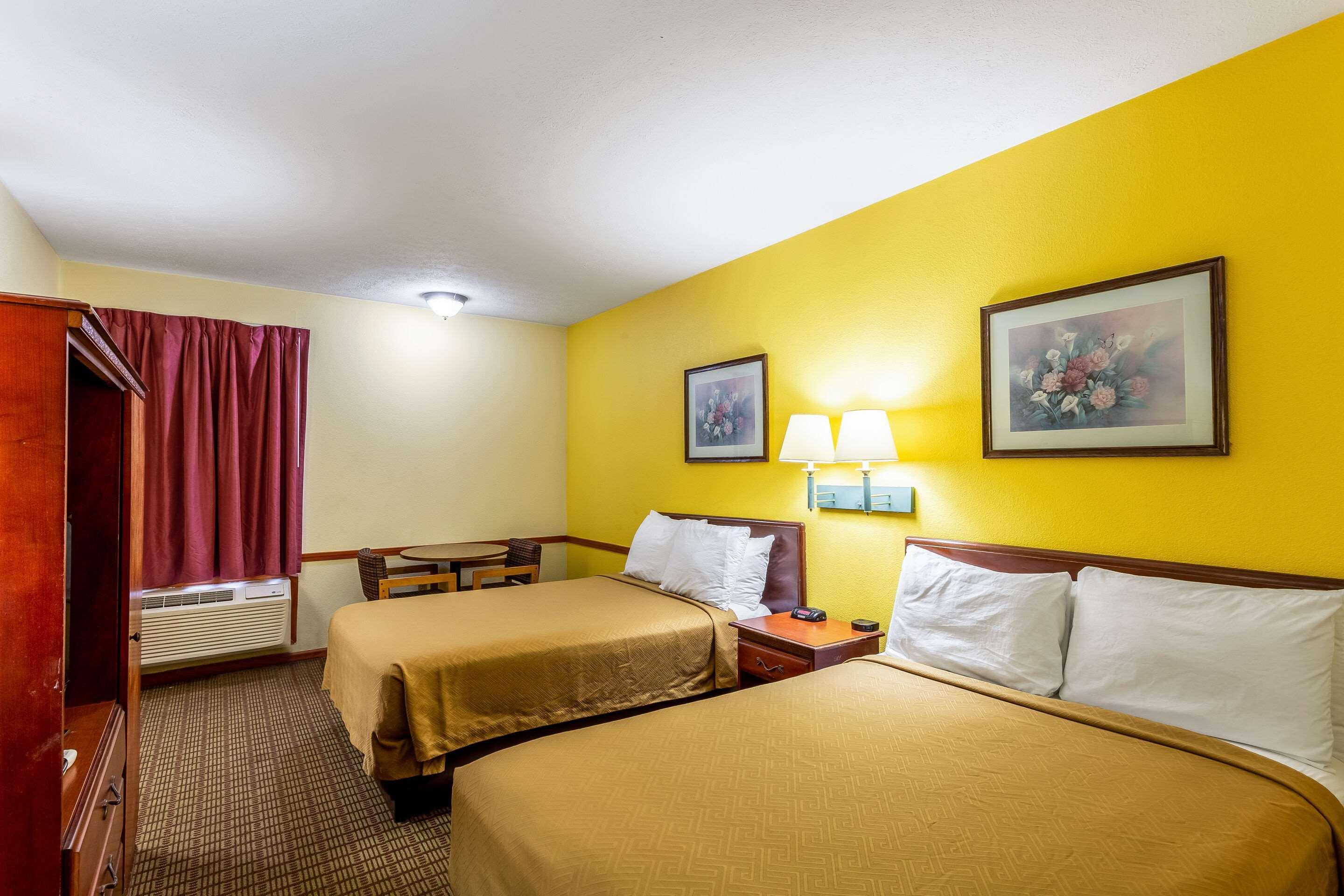 Econo Lodge Morgantown Esterno foto